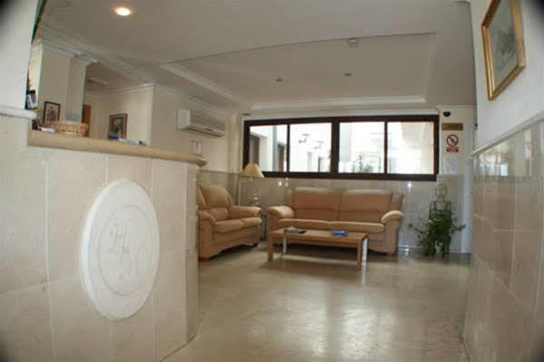 La Línea de la Concepción Hostal Margarita מראה חיצוני תמונה